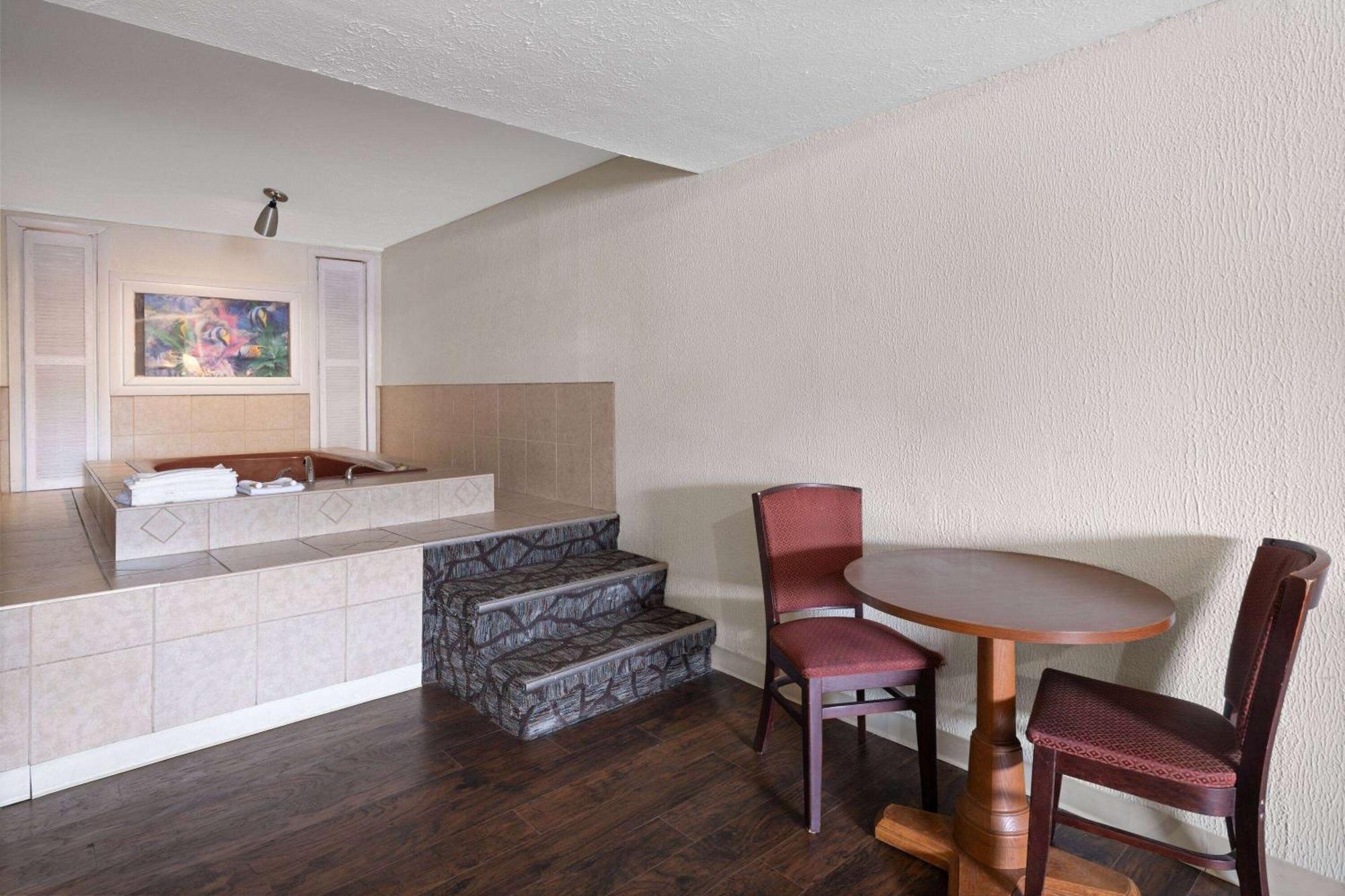Super 8 By Wyndham Youngstown Girard מראה חיצוני תמונה