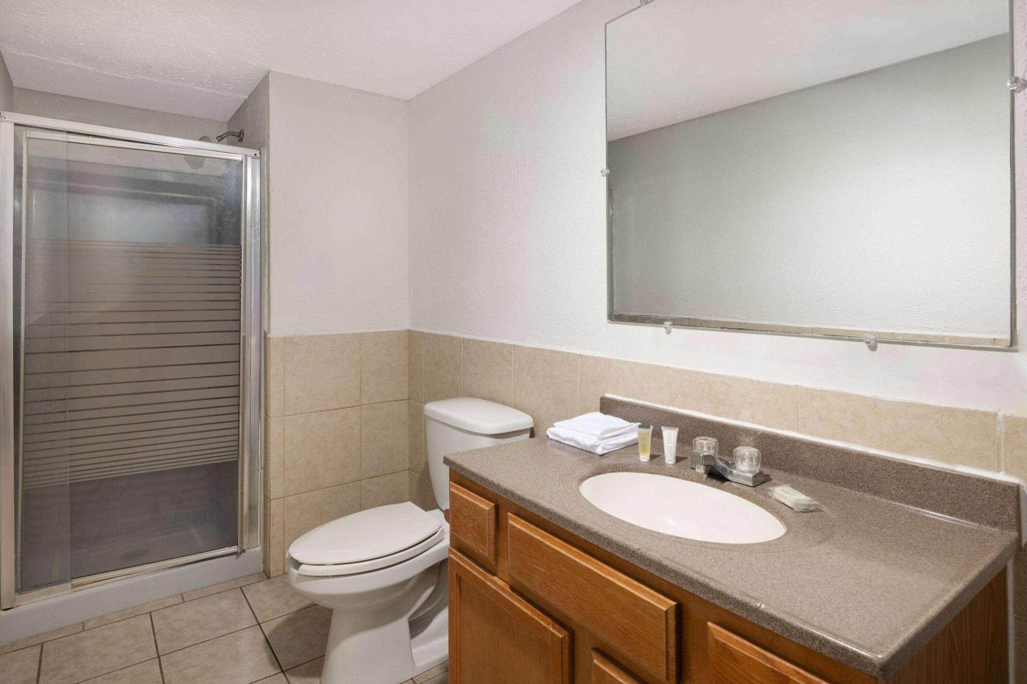 Super 8 By Wyndham Youngstown Girard מראה חיצוני תמונה